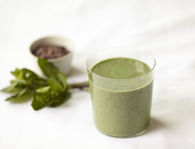 Mint Chocolate Chip Smoothie Recipe | goop