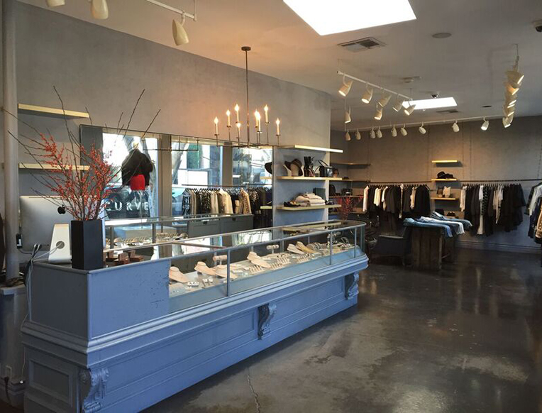 East Hollywood Cap & Gown - The Campus Store