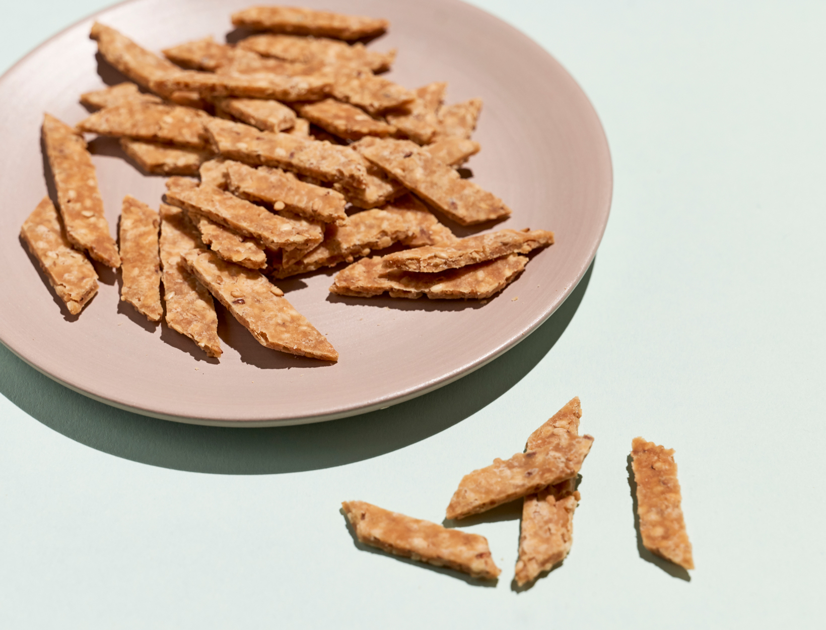 Sesame cracker sticks