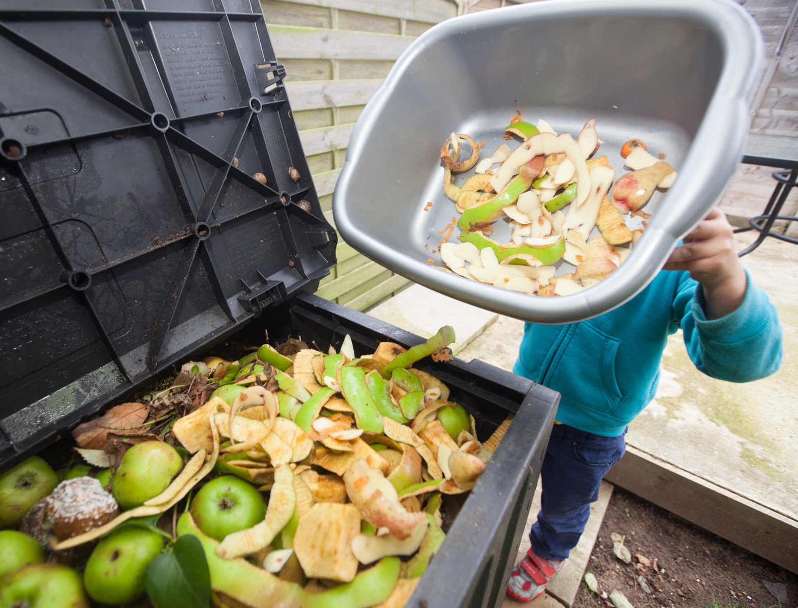 Grocery Stores Get Mostly Mediocre Scores on Their Food Waste Efforts