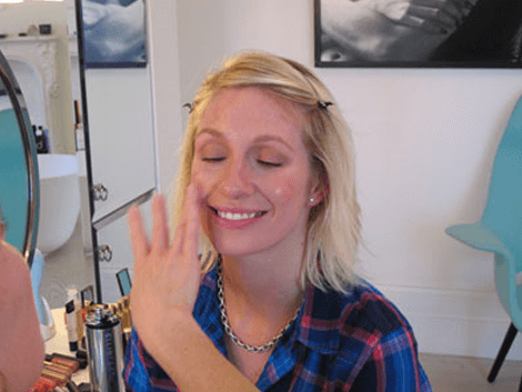 How to apply cream blush
