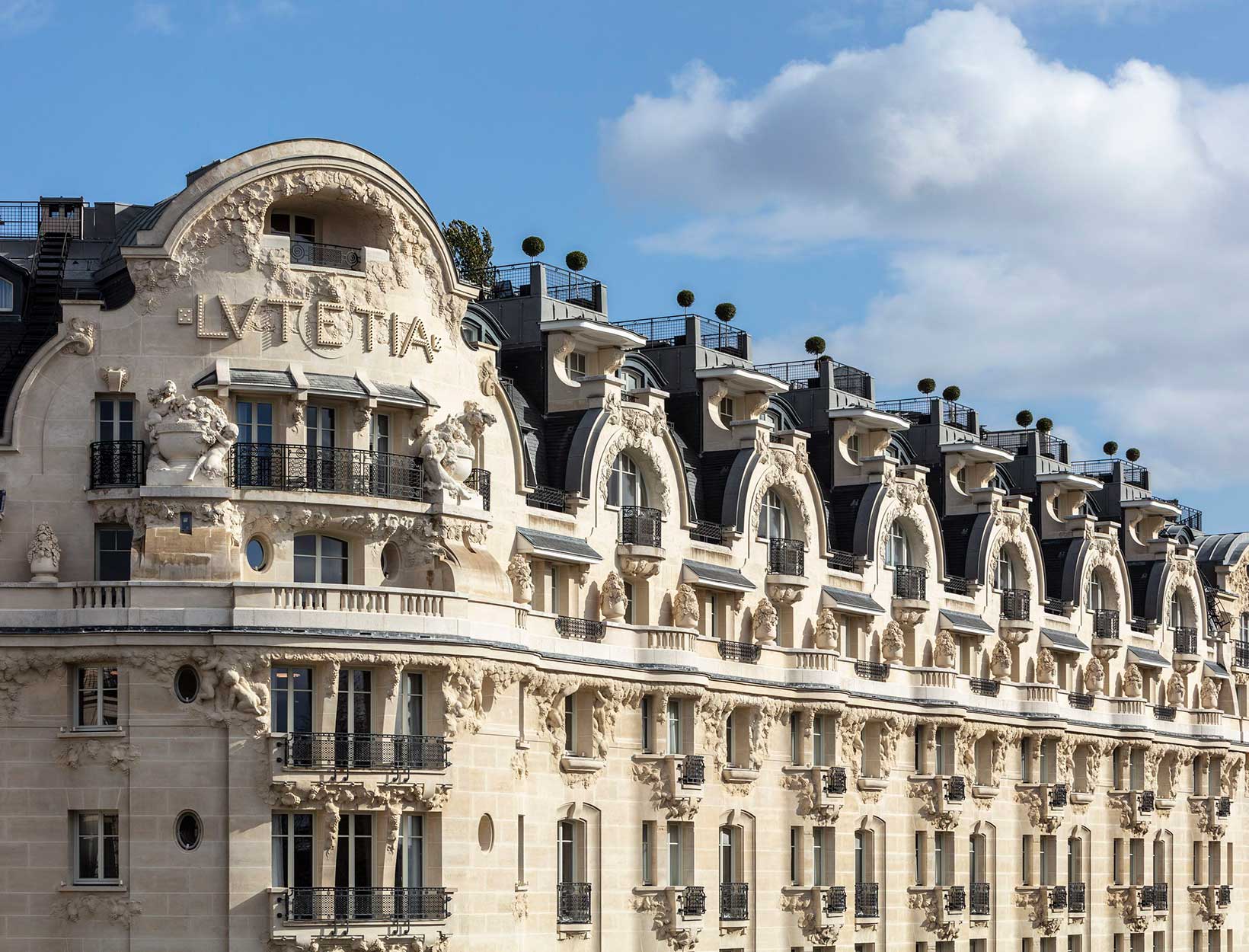 Exterior - Avenue Montaigne - Picture of L'Avenue, Paris - Tripadvisor