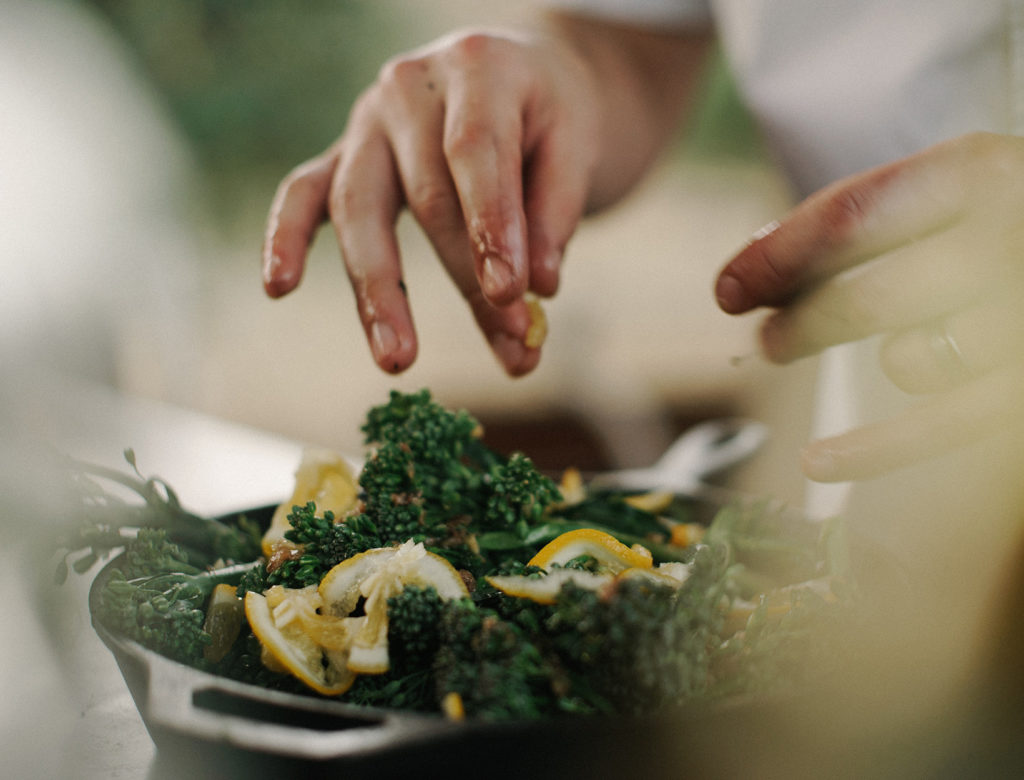 Gwyneth Paltrow x Alejandro Junger: A Different Way of Detoxing