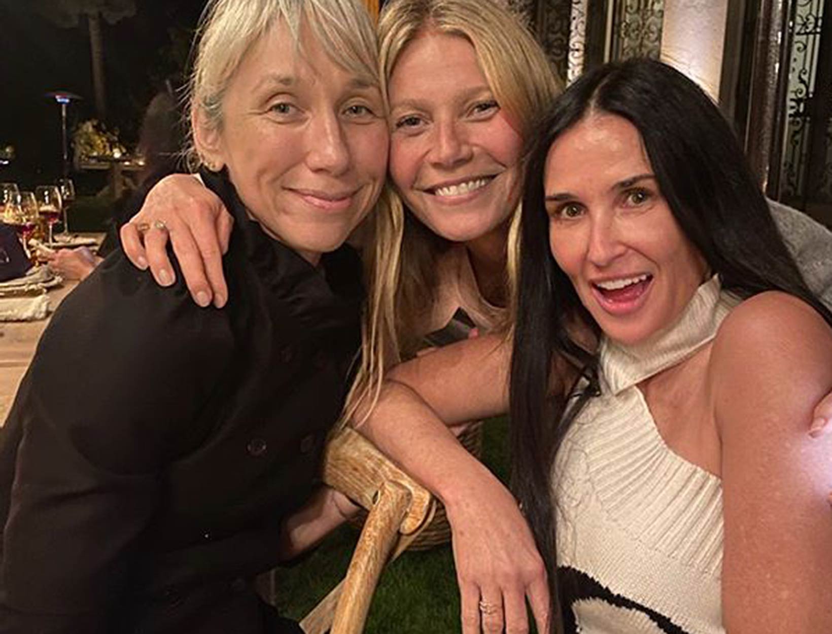 Skifte tøj forsikring Gylden What Really Happened at GP's No-Makeup Dinner Party | goop