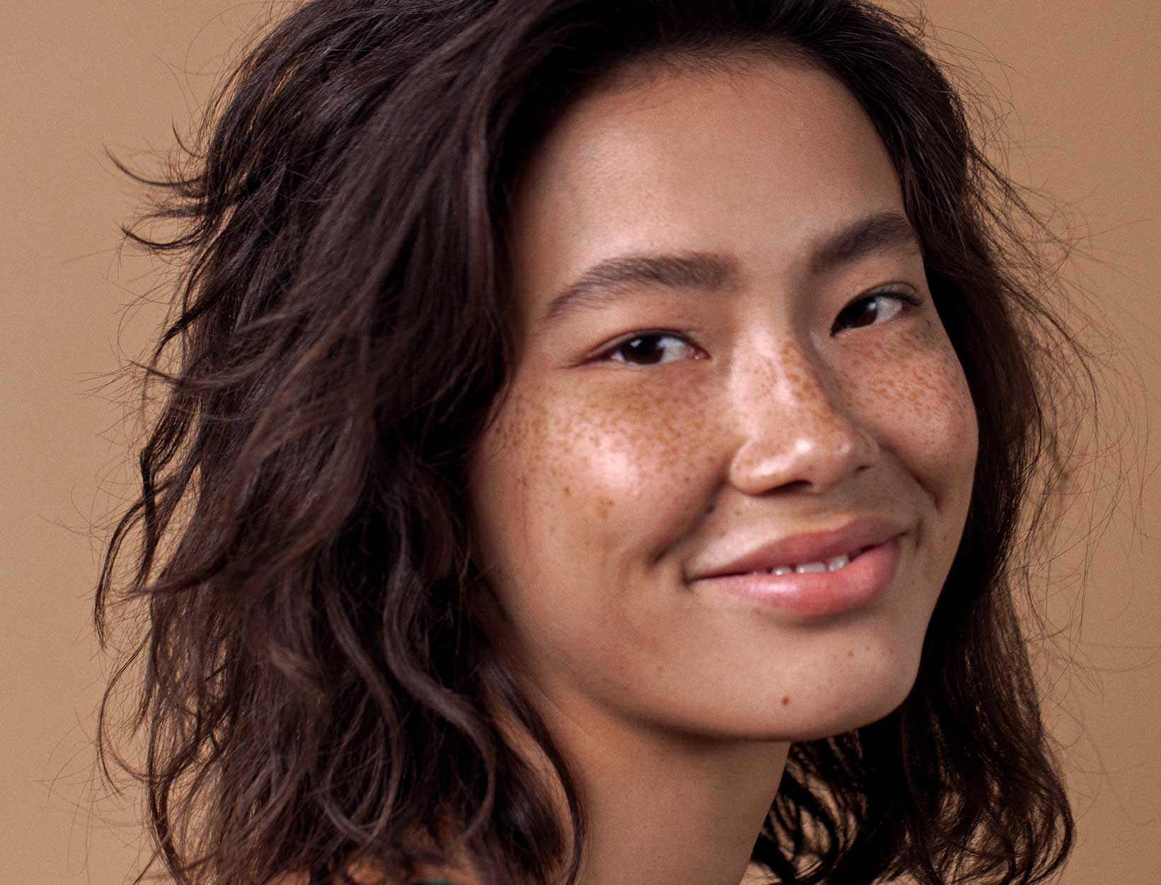We’re Obsessed: 3 Devices for Lifting, Sculpting, and Amping Up Glow at Home