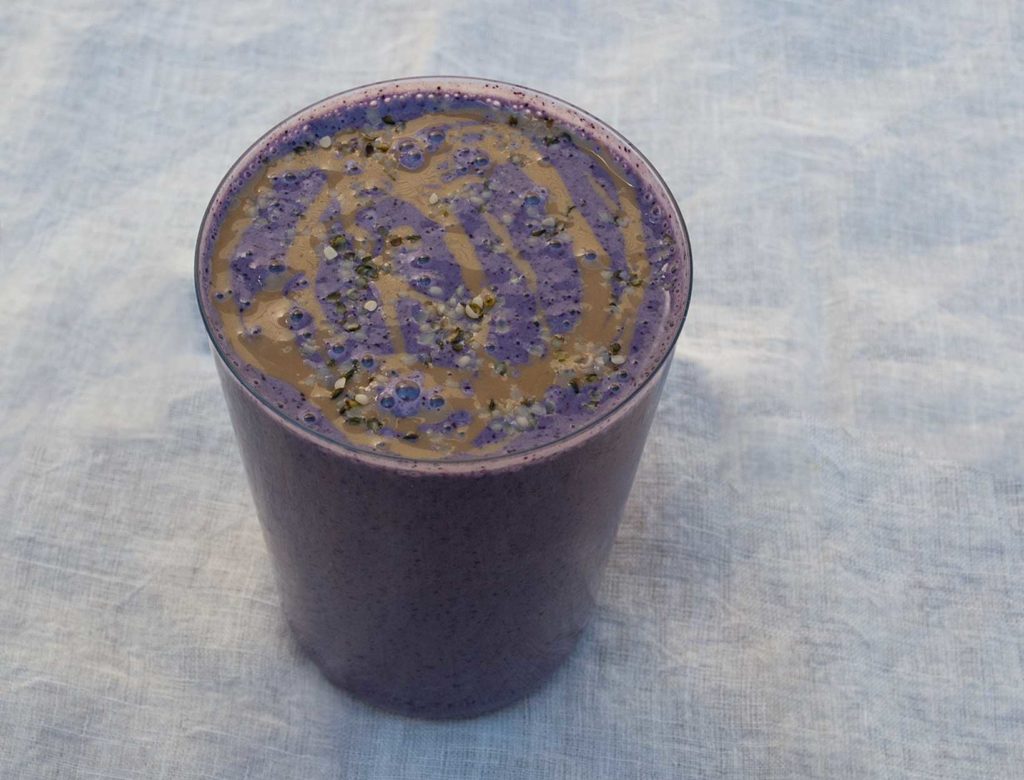 Pepita Blueberry Tahini Smoothie Recipe | goop