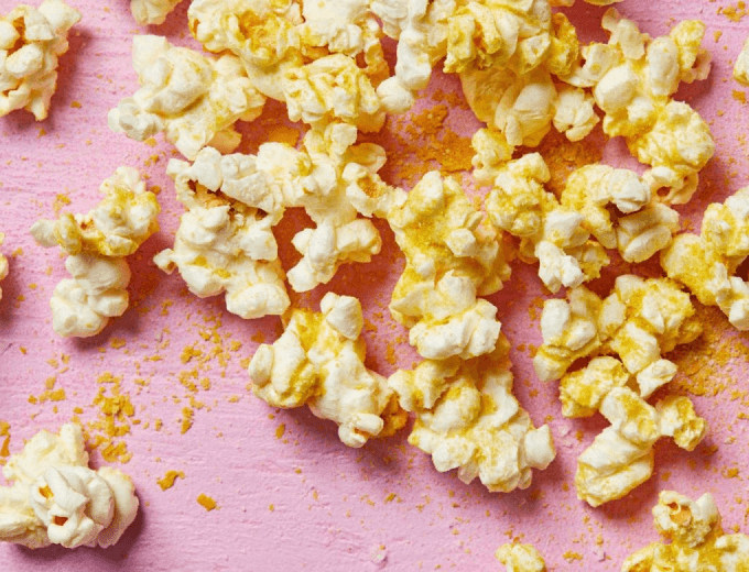 Vegan Cheesy Popcorn