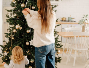 An 8-Step Wellness-y Routine to Get into the Holiday Spirit