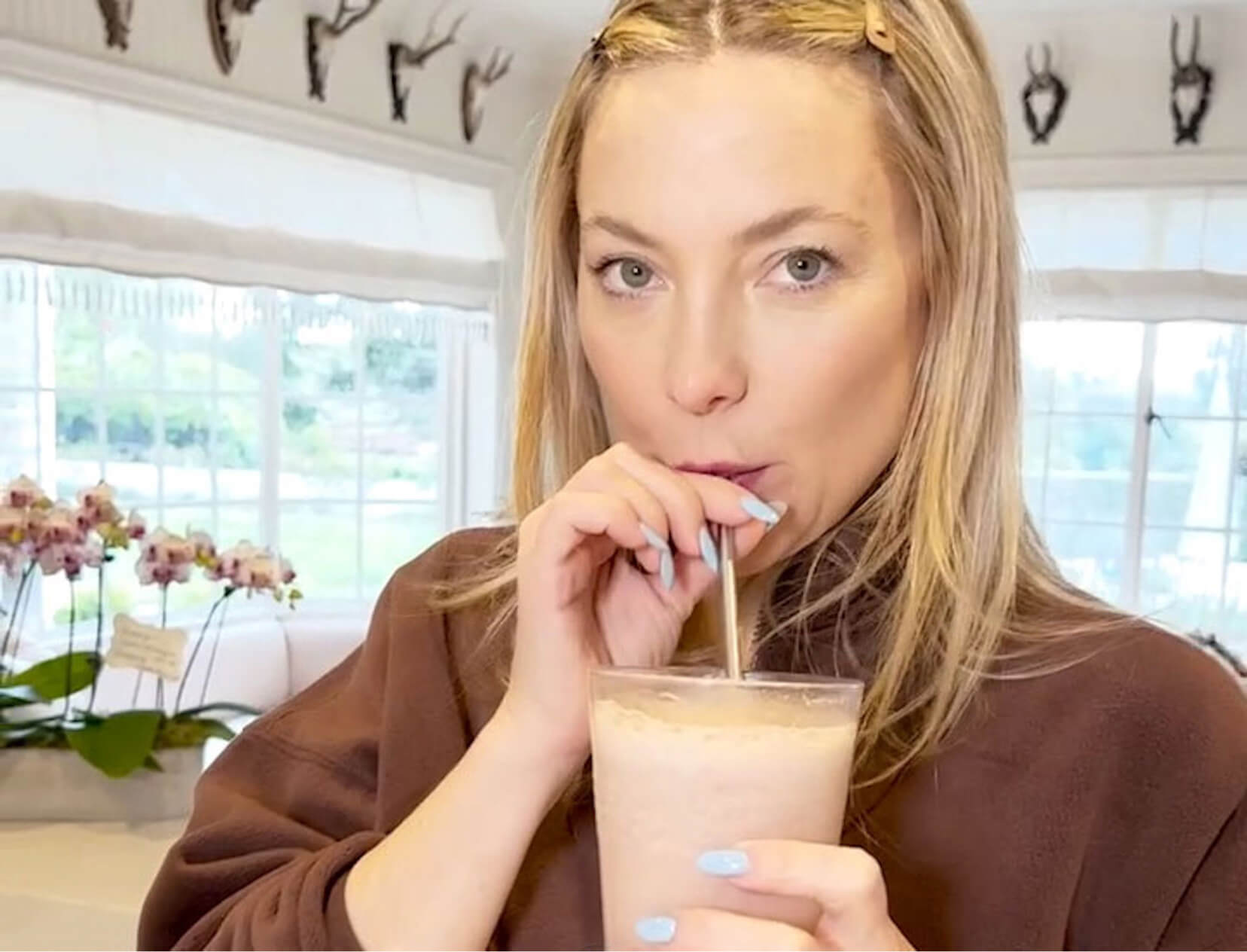 Kate Hudson launches plant-based smoothies at Bluestone Lane